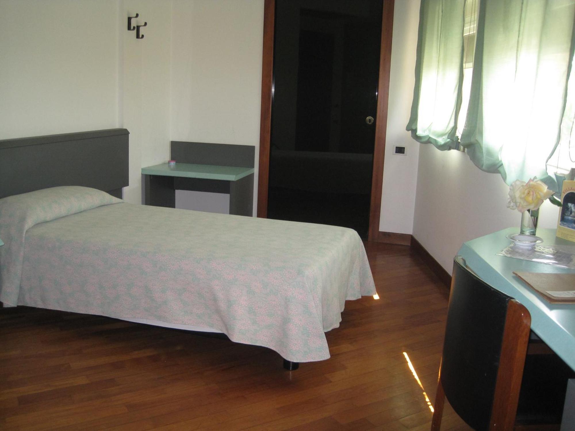 Albergo Villa & Roma Pallazzolo sull'Oglio Room photo